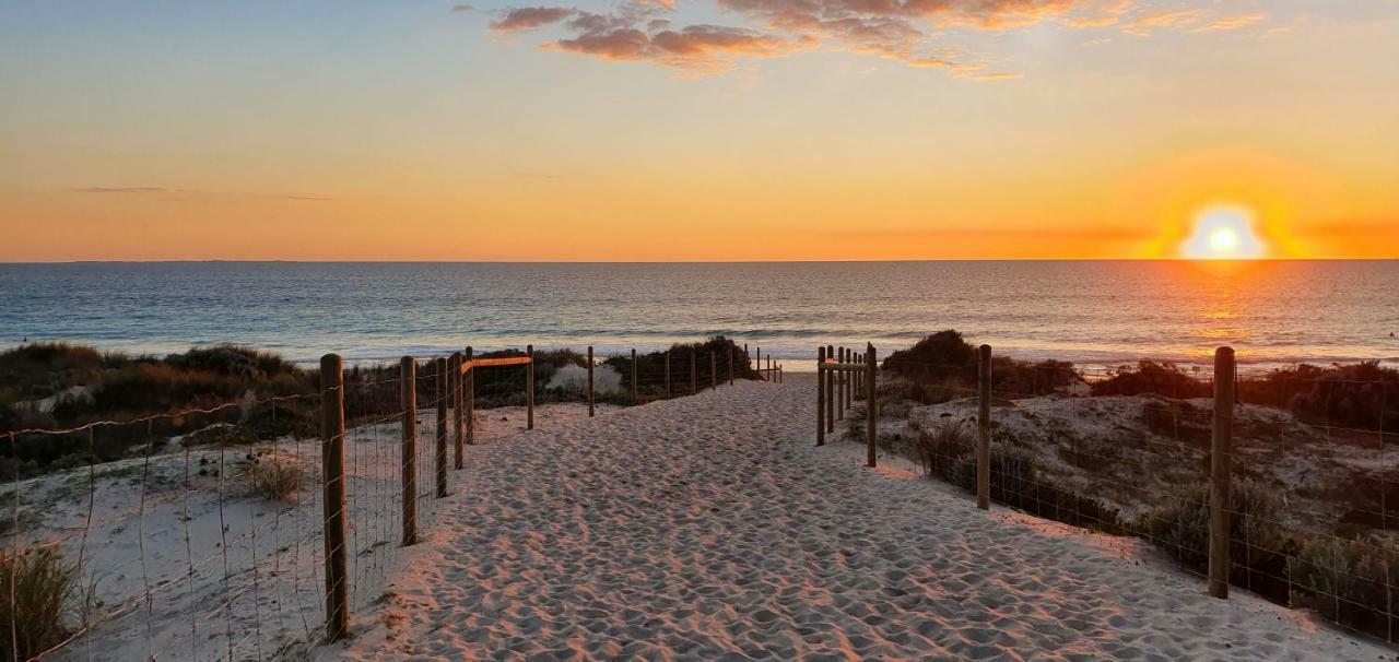 West Beach Lagoon 114 - Ocean Views West Perth ภายนอก รูปภาพ